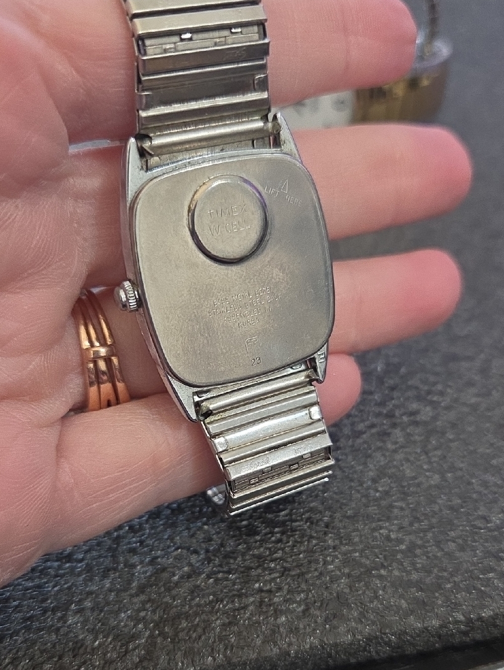 3 Vintage Timex Watches Lot Parts - Picture 4 of 6